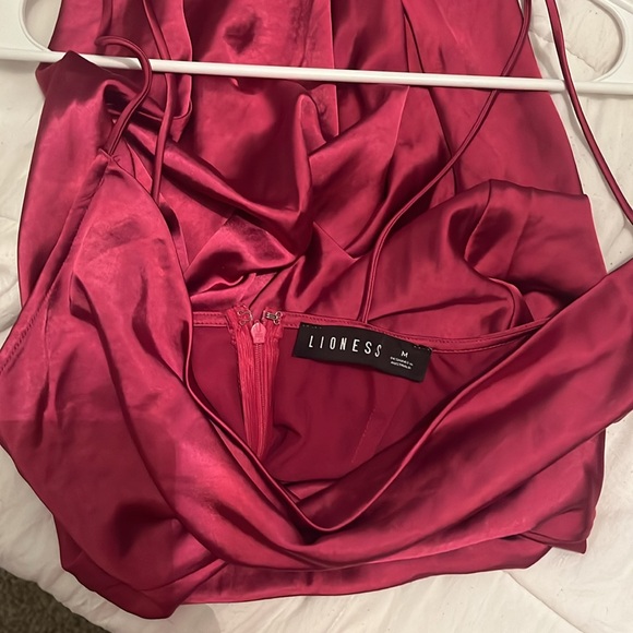 Princess Polly Walk the Line Midi Dress in Magenta. - Picture 4 of 5